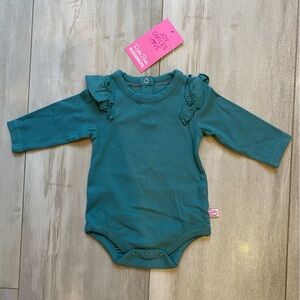 NWT RuffleButts Brittany Blue Rib Knit Long Sleeve Flutter Ruffle Bodysuit, 0-3M